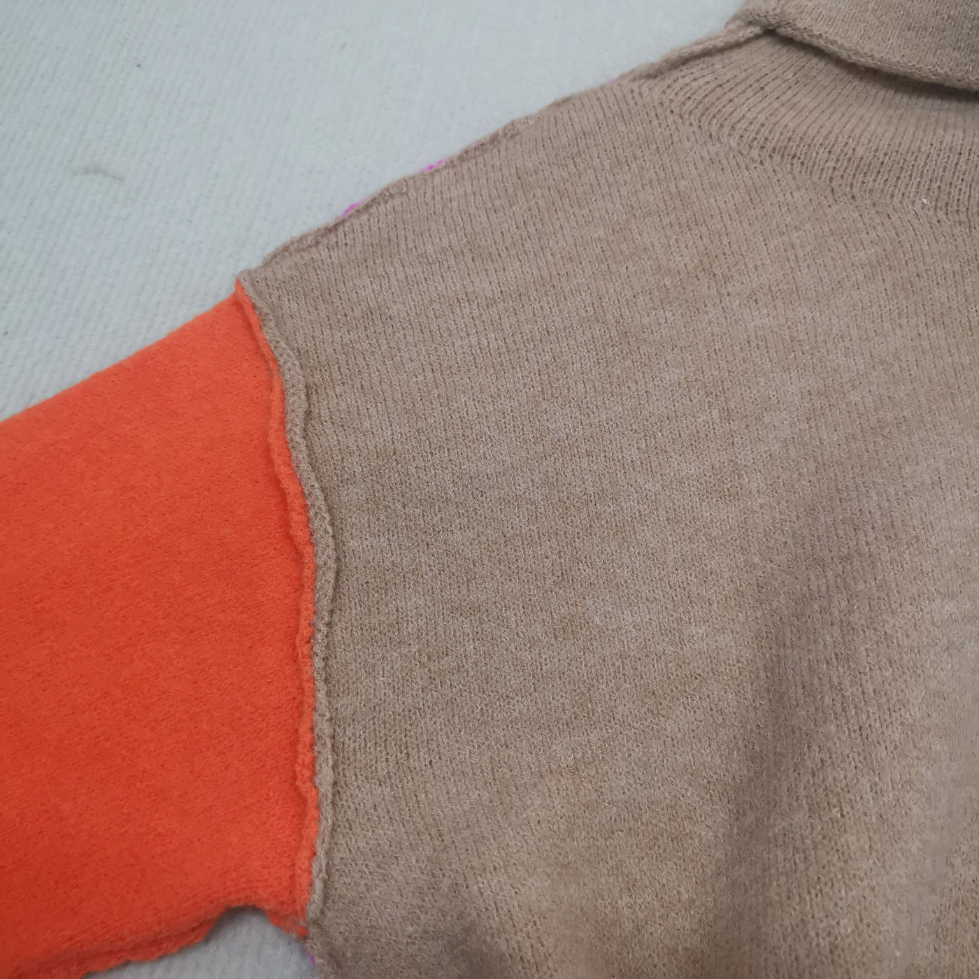 Rollkragenpullover im Farbblock-Design für Damen