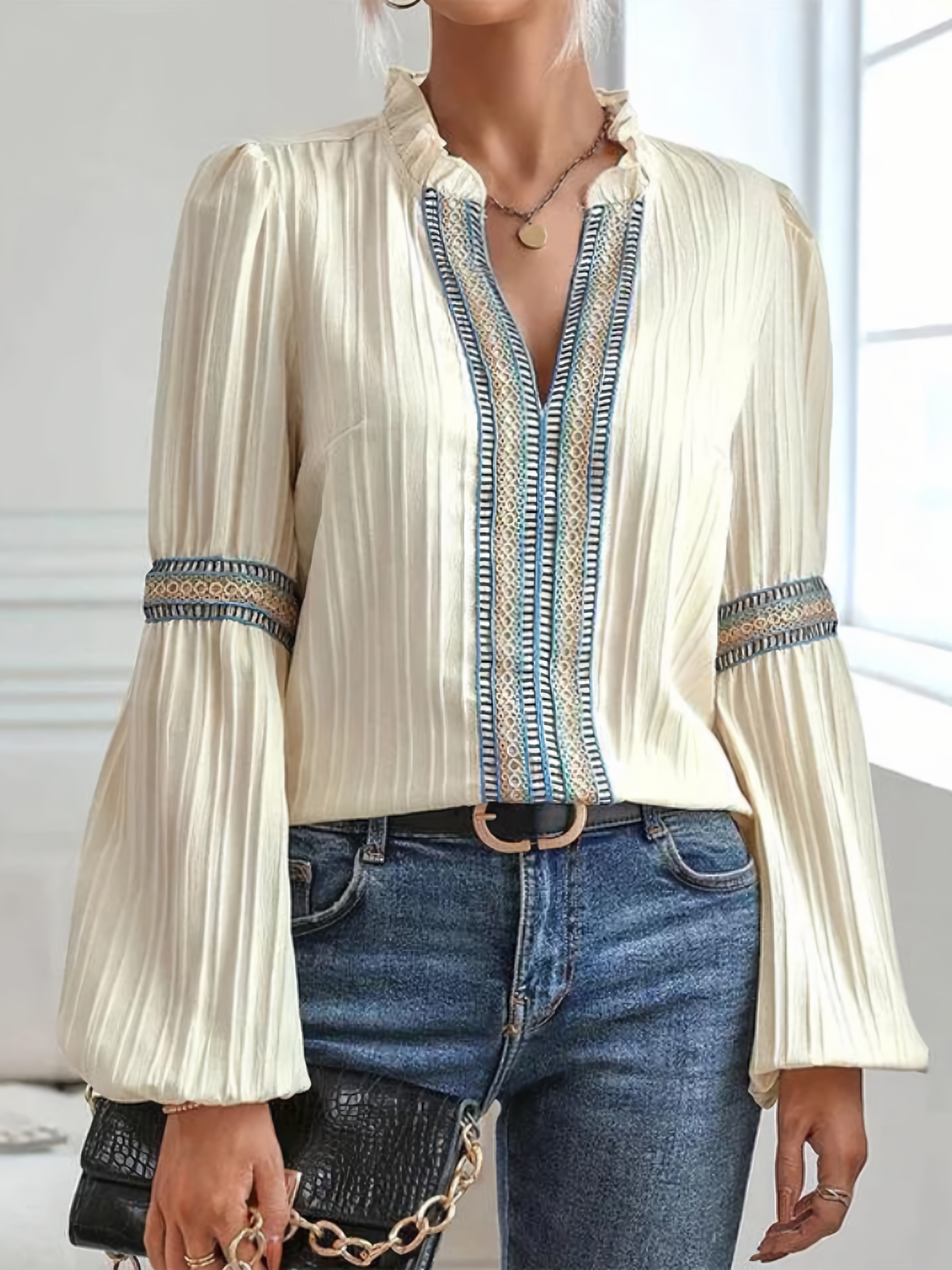 Adeline®️™ - Wunderschöne Bluse mit V-Ausschnitt