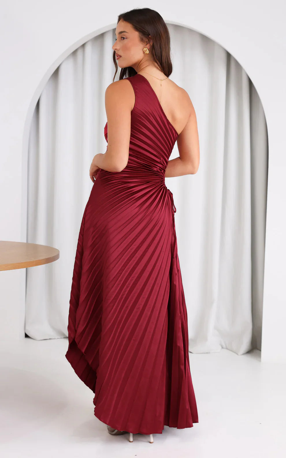 Adiana - Ein-Schulter Plissiertes Midi-Kleid