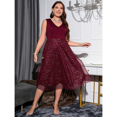 Abigail – Slim Fit V-Ausschnitt Polka-Dot Kleid in Premium Qualität