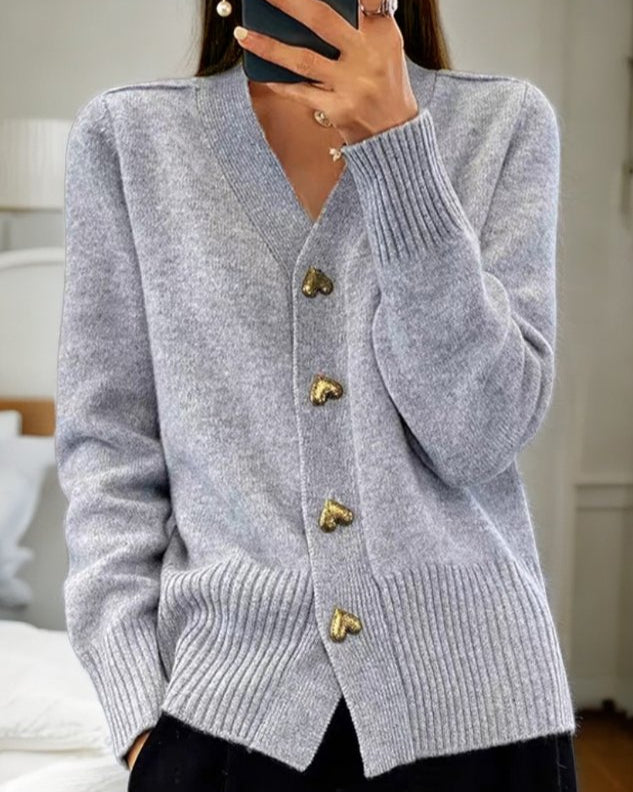 Agathe - Strickjacke mit herzförmigen Knöpfen